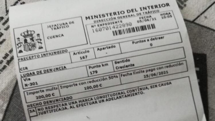 Multas que llegan tarde: prescripción y caducidad (cómo anularlas, con modelo)