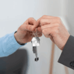 Acta de entrega de llaves: plantilla, fotos, lecturas y checklist (cómo cerrar el alquiler sin conflictos)