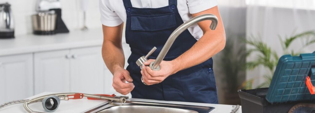 Averías en el piso alquilado: quién debe repararlas, plazos legales y qué hacer si el casero no actúa